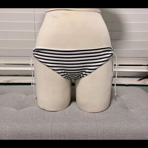Skye bikini bottom